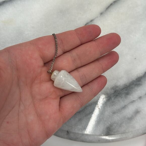 Milky quartz dowsing divination pendulum - Picture 2 of 3